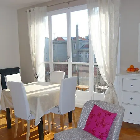 Vauvenargue Apartment Paris